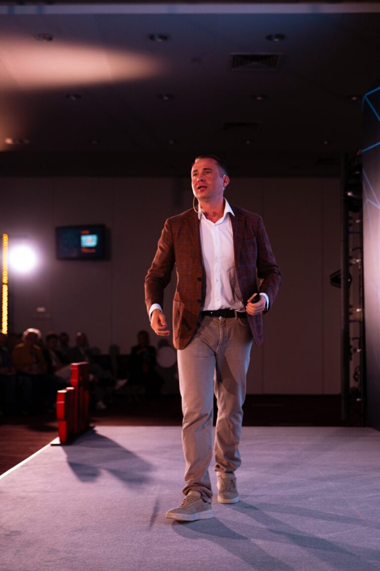 Business Standupтур Оскара Хартманна «ОХОТА ЗА ЕДИНОРОГАМИ», фото 23