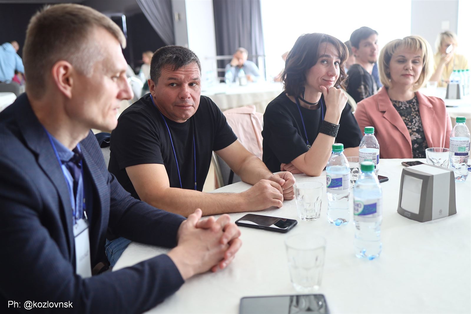 Предприниматели за работой на встрече клуба «Основа»